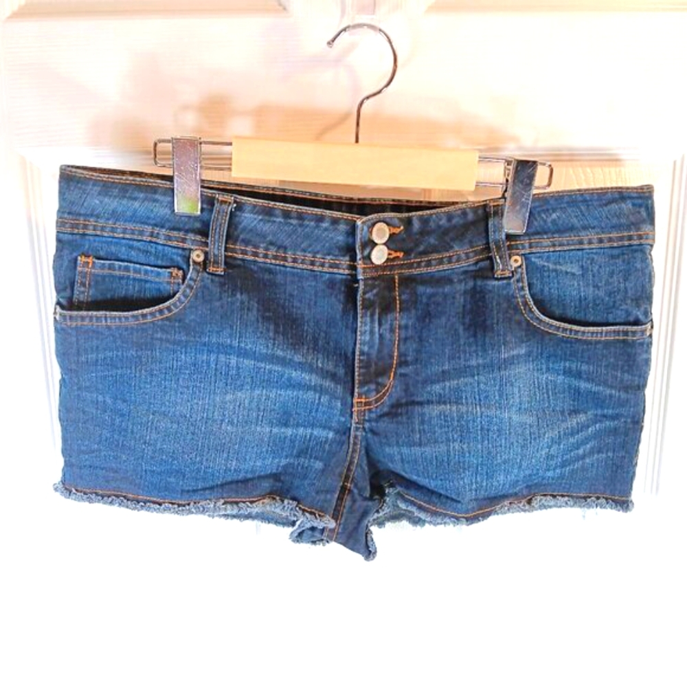 Bluenotes Y2K Low Rise Double Button Shortie Jean Shorts Cutoffs Size 34 Waist